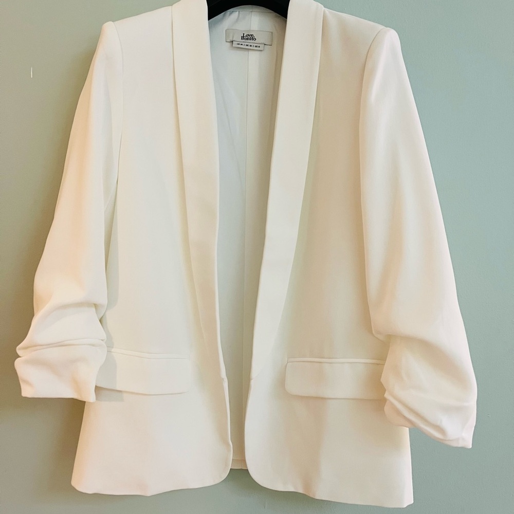 NWOT Chic Ivory Women's Blazer